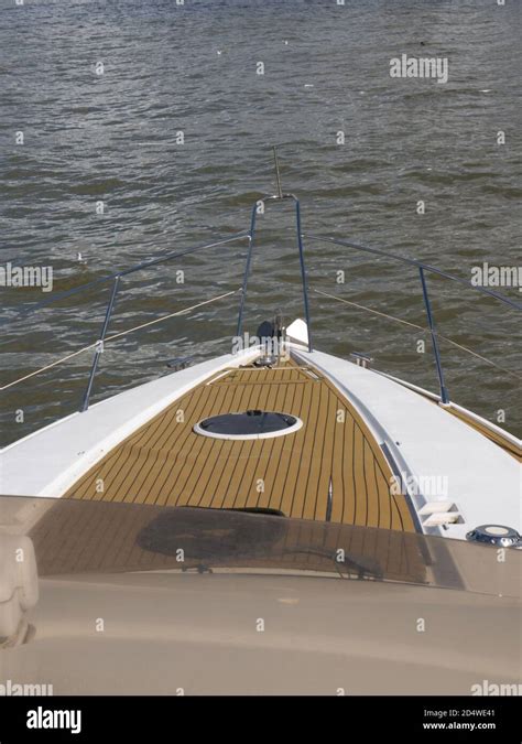 Sunseeker Motor Yacht Private River Cruising On Londons River Thames