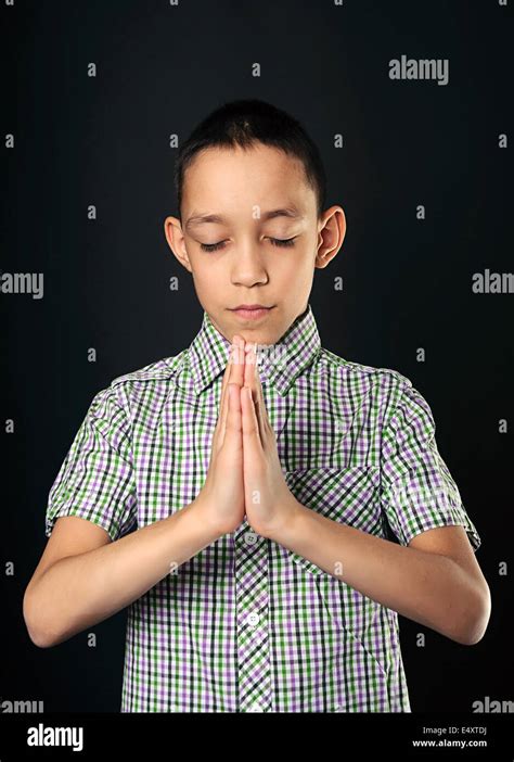 Teens Praying Hi Res Stock Photography And Images Alamy