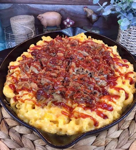 Pulled pork tacos, pizza, sandwiches and lots more delicious recipes. Leftover BBQ Pulled Pork Mac and Cheese | Recipe (With ...