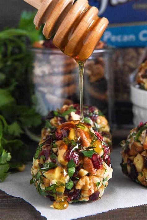 Before you bring out the bird (find the best turkey preparation tips by downloading our complete guide), these deliciously simple recipes will keep the hungry crowd happy while you finish the meal. Best Thanksgiving Appetizers To Try This Year | Bite size appetizers, Best thanksgiving ...