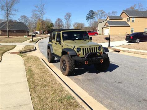 Metalcloak 35 Lift 37 Tires And Stock Fenders On Lifted Jeep
