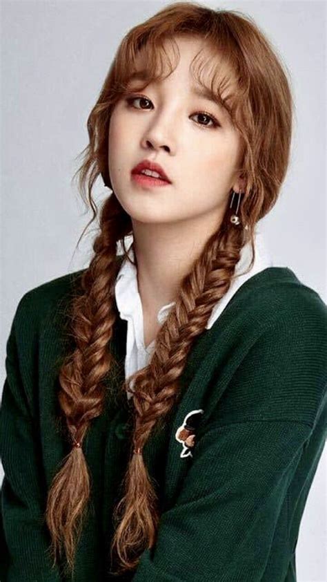 Yuqi From Gidle Long Hair With Bangs Kpop Hair Hair Styles