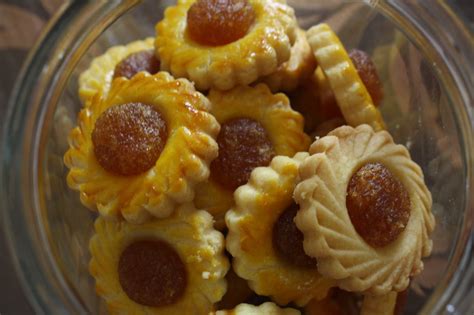 Artık bilgisayarınız üzerinden aneka resepi kuih raya tradisi heyecanına ulaşabilirsiniz. faiznur.a: Resepi Kuih Raya 2013: Kuih Tart Nenas Bentuk Bunga