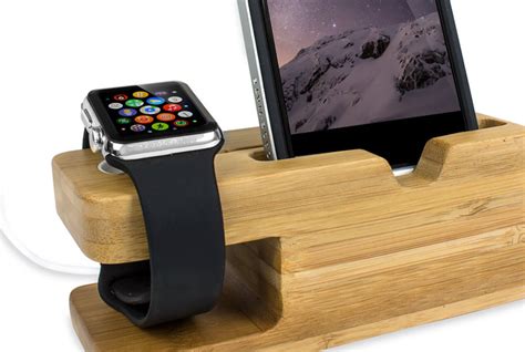 Olixar Apple Watch Oplader Bamboo Stand Met Iphone Dock