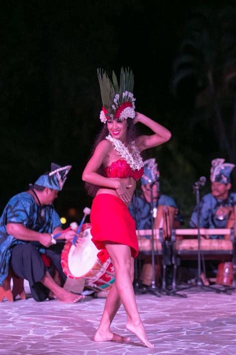 Pin By Moanilehua Earle On Ori Tahiticostume Ideaspua Tahitian Dance Polynesian Dance