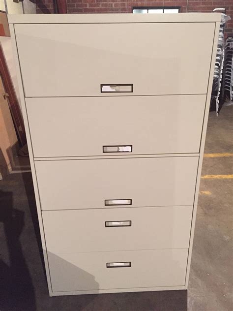 However, like any file cabinet, the drawers may sometimes get stuck or jammed. 5-Drawer Steelcase 36" & 42" Wide Putty Lateral File ...