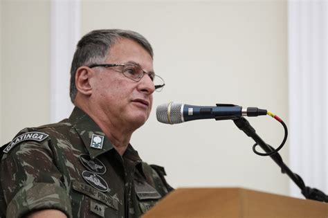 Equipe De Transição De Lula Procura Ex Comandante Do Exército E Ex Ministro Da Defesa De