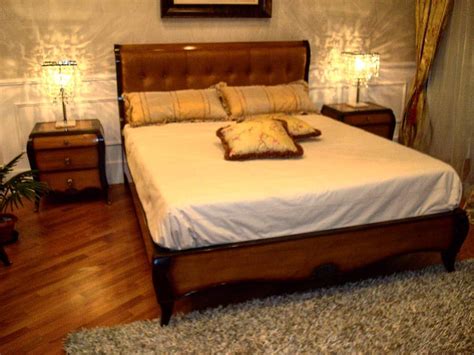 Immagini babbo natale con sacco babbo natale immagini ombrelloni da esterno roma ombrelloni da giardino orientabili camere da letto country bianche arredo giardino offerte emilia romagna trasformazione vasca in doccia napoli idee regalo per mamma. Camera da letto matrimoniale in finitura bicolore patinata ...