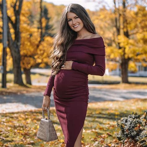Pregnant Influencer Caitlin Covington Of “christian Girl Autumn” Meme Unveils New Fall Photos