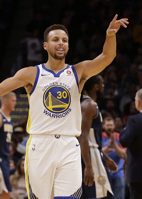 Watch Steph Curry Make Insane Trick Shot With His Foot Steph Curry Curry Warriors Klay