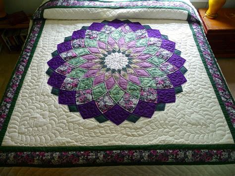 Giant Dahlia Amish Quilt By Quiltsbyamishspirit On Etsy Quilt