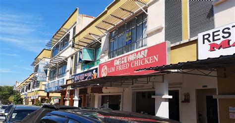 Korean fried chicken may be a stateside phenomenon, but nowhere is it more obsessed over. food+road trip: Restoran Lim Fried Chicken @ Glenmarie ...