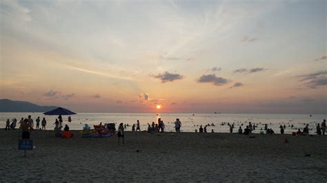 Sunrise In Da Nang At My Khe Beach Daydreaming Travels