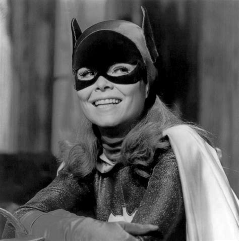 Yvonne Craig Tvs Original Batgirl Dies At 78 Fox 2