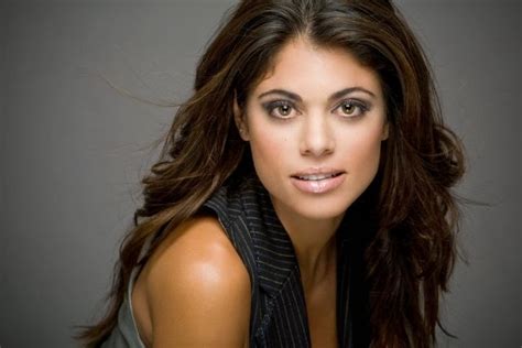 A Look At Unbelievably Gorgeous Actress Lindsay Hartley