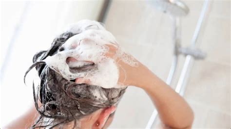 Каким шампунем мыть голову Каким шампунем лучше мыть голову YouTube