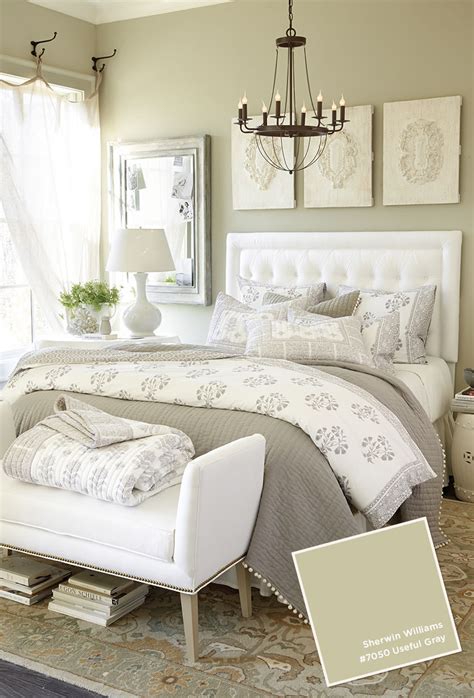 A small bedroom is only considered as a part of the home, where you can sleep, change your outfits, and then move 10 impressive ways of decorating a small bedroom : 20 beautiful guest bedroom ideas - My Mommy Style