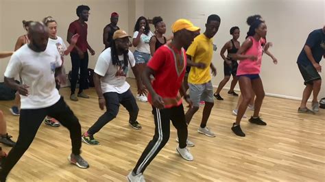 Ritmo, cor, movimento e batida. Kuduro Afro House dance 2020 | #manuelkanza Choreographer ...