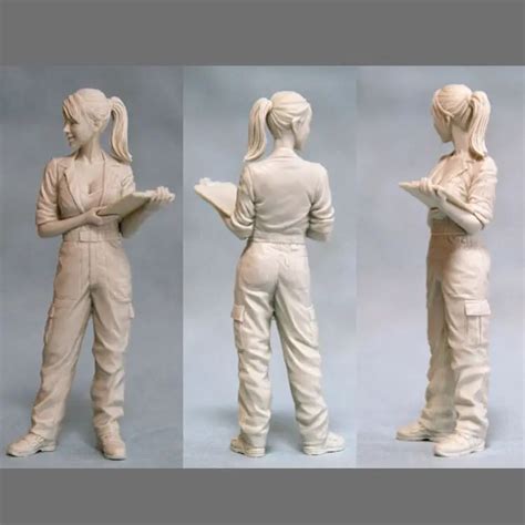 120 Scale Sexy Female Technician Miniatures Unpainted Resin Model Kit
