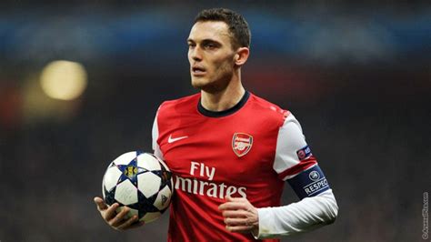 arsenal captain thomas vermaelen completes £15 million move to barcelona as manchester united