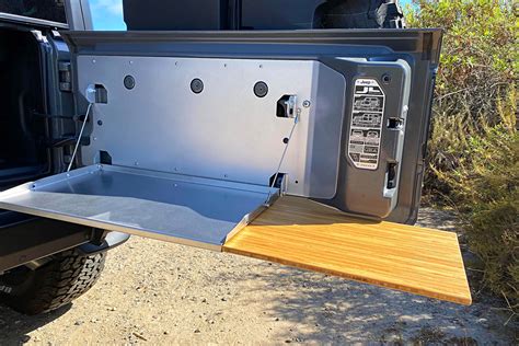 How To Install A Jeep Wrangler Jl Tailgate Table