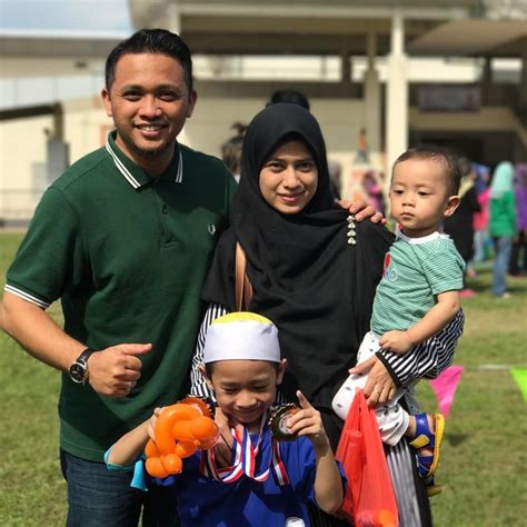 Ask anything you want to learn about asyraf muda by getting answers on askfm. Biodata Imam Muda Asyraf, Pendakwah Bebas Popular | Azhan.co