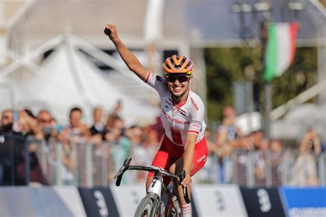 Pauline Ferrand Pr Vot Es La Nueva Campeona Del Mundo De Gravel Copaci