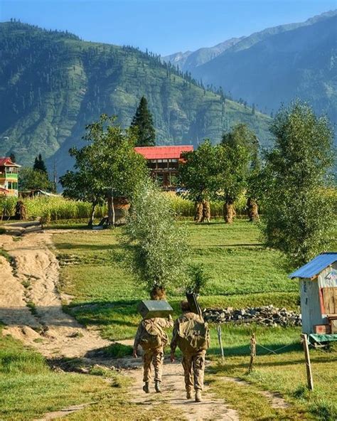 Most Beautiful Scene Kashmir In 2020 Beautiful Places To Visit Places To Visit Most