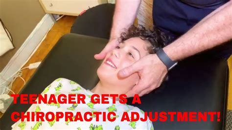 Teenager Gets A Chiropractic Adjustment Youtube