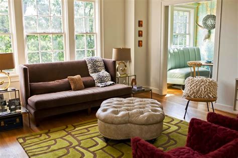 Below is the list of 7 most attractive colors you can pair with brown furniture in living room area. Dark Brown Couch Living Room Ideas | Brown couch living room, Brown and blue living room ...