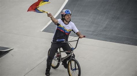 Welcome back to another scooter video. DANIEL-DHERS-VENEZUELA - Tricks - Picos de skate do Brasil ...