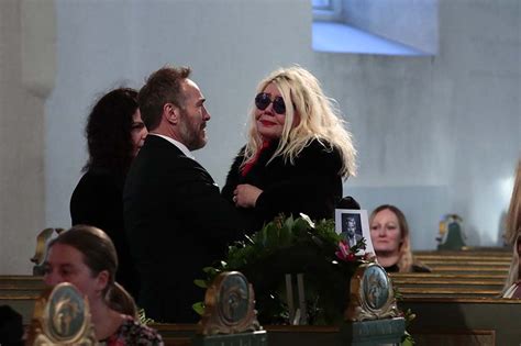 Per heimly kjæreste by main page, released 23 december 2018 click here: Unni Askeland med Ari Behn-video