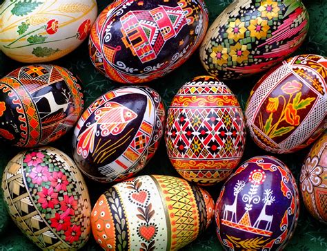 Romania Hand Painted Easter Eggs With Images Easter Egg Painting