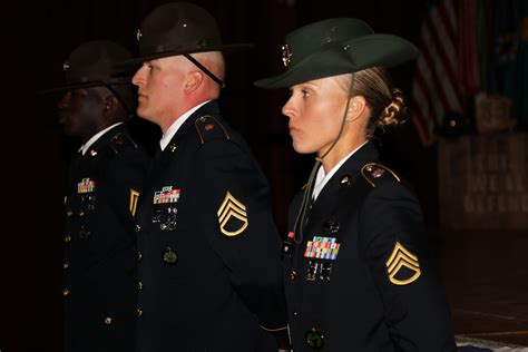 Female Drill Sergeant Hat Changes Army Lives Us Army Reserve News