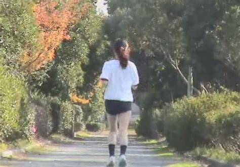 ブルマで失禁ジョギングしているJKさん豪快にオシッコを漏らす動画 アダルト動画像エログ オールガールズボディ