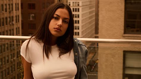 Inanna Sarkis Wiki 2021 Net Worth Height Weight Relationship And Full Biography Pop Slider