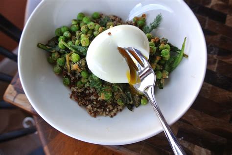 Poached Egg With Quinoa And Spinach Hash