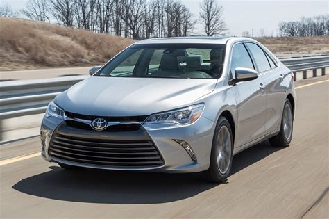 Used 2016 Toyota Camry For Sale Pricing And Features Edmunds