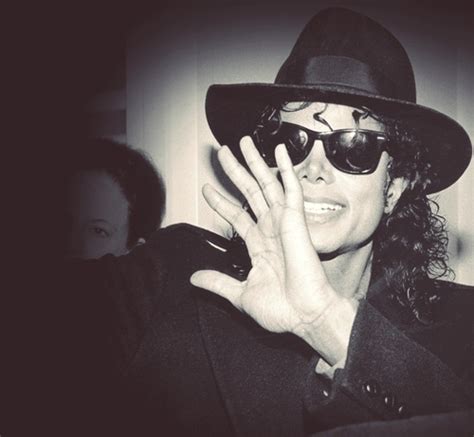Black And White Curls Hat Michael Jackson Paparazzi Image 55353