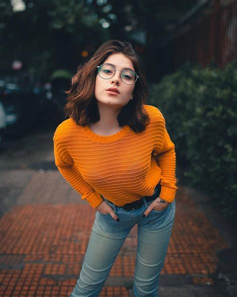 isabela salvador on instagram “💛 📸 isadorabrigido” photography poses women girl photography