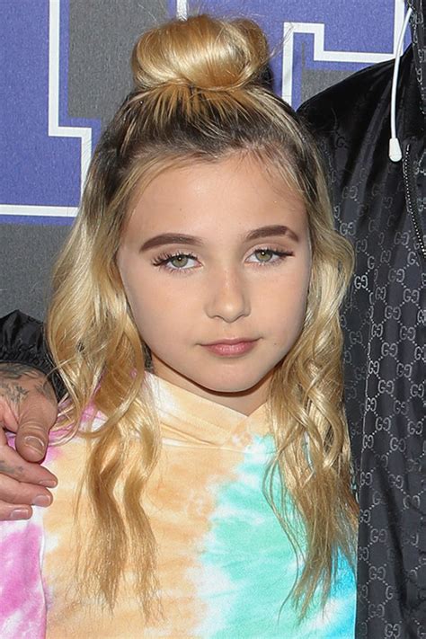 Although she's only a teenager, alabama is currently carving her own career in the spotlight. Alabama Barker Wavy Honey Blonde Bun, Dark Roots, Half-Up ...