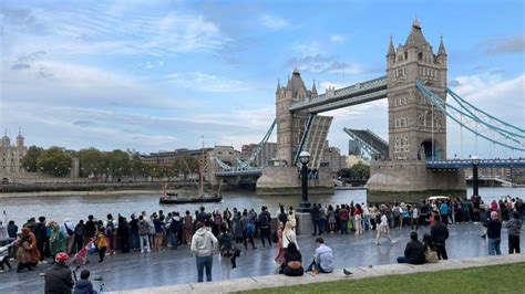 Londons Tower Bridge Stuck For 30 Mins After Opening For Boats To Pass