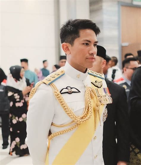 Abdulmateen Pangeran Brunei Darussalam Suami
