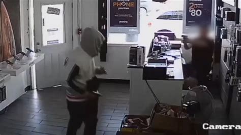 Philadelphia Store Employee Shoots Kills Armed Robbery Suspect Police Say Fox News