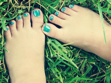 My Feet In The Grass By Simplethingsfeet On Deviantart