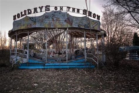 Eerie Photos From Inside A Oncebeloved Abandoned Amusement Park In New