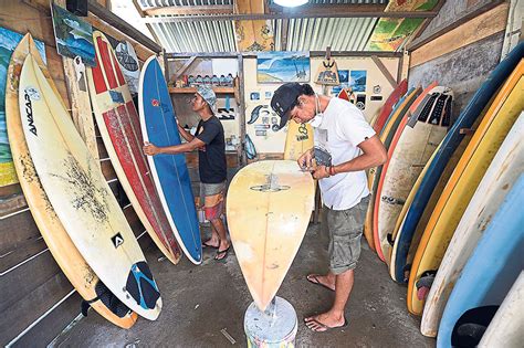 All different types of materials such as, plastic, wood, carbon fiber, or fiber glass. How to Make a Surfboard