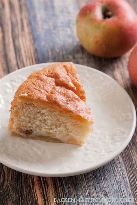 Noch lauwarm oder am nächsten tag ein echter genuss! Glutenfreier Apfelkuchen | Rezept | Backen macht glücklich ...