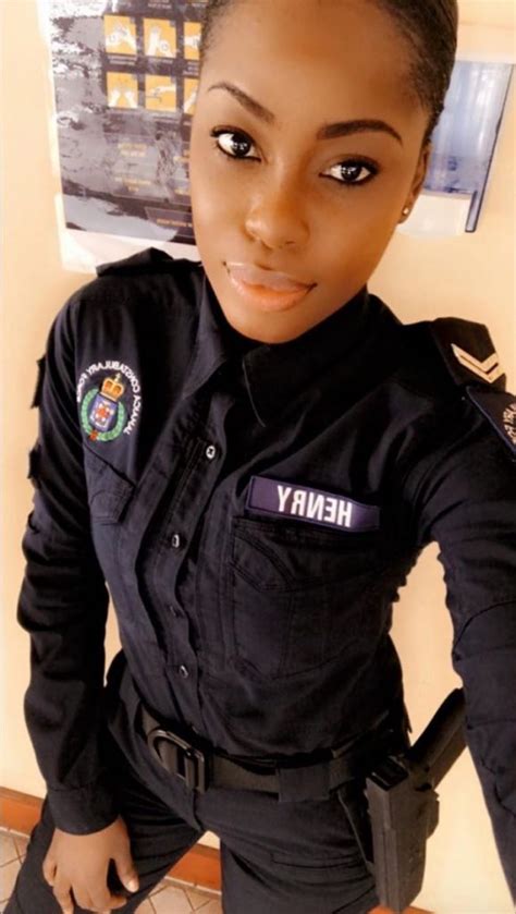 Check Out This Beautiful Female Police Officer Jamaicas “queen Cop