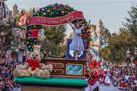 Disneyland Resort Announces Return Of The Holiday Season Nov 11 2022